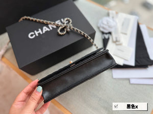 CC791 Wallet on Chain / 4.8 × 7.5 × 1.4 in