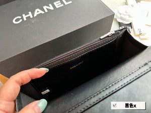 CC792 Wallet on Chain / 4.8 × 7.5 × 1.4 in