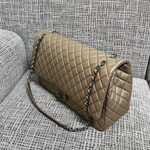Load image into Gallery viewer, CC1518 Chanel Vintage Golden Airport Bag / HIGHEST QUALITY VERSION / 46.6 × 29 × 17 cm

