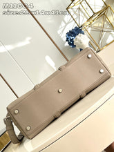 Load image into Gallery viewer, LB1123 Georges Tote MM / HIGHEST QUALITY VERSION / 16.1 x 11.4 x 5.5 inches
