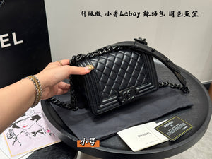 CC1142 Small/Medium BOY CHANEL Handbag