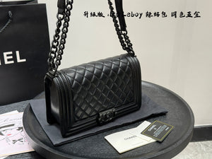 CC1142 Small/Medium BOY CHANEL Handbag