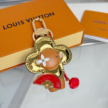 Load image into Gallery viewer, JW1003 LV Vivienne Fashionista Bag Charm
