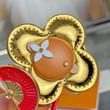 Load image into Gallery viewer, JW1001 LV Vivienne Fashionista Bag Charm
