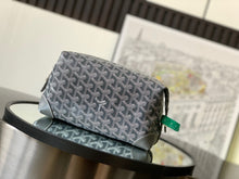 Load image into Gallery viewer, GY026 Boeing Pouch / HIGHEST QUALITY VERSION / 9.4x4.7x5.1inch
