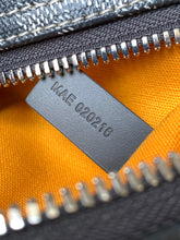 Load image into Gallery viewer, GY026 Boeing Pouch / HIGHEST QUALITY VERSION / 9.4x4.7x5.1inch
