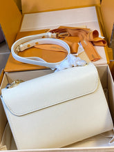 Load image into Gallery viewer, LB1333 Twist MM / 9.1 x 6.7 x 3.7 inches / HIGHEST QUALITY VERSION
