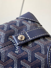 Load image into Gallery viewer, GY028 Boeing Pouch / HIGHEST QUALITY VERSION / 9.4x4.7x5.1inch
