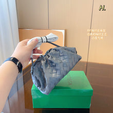 Load image into Gallery viewer, BV060 Mini Pouch / 5.1x8.6x1.9inch
