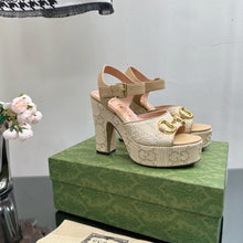 Load image into Gallery viewer, SE1116 GG Women&#39;s Horsebit Platform Sandal / Size5-11
