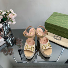 Load image into Gallery viewer, SE1116 GG Women&#39;s Horsebit Platform Sandal / Size5-11
