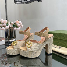 Load image into Gallery viewer, SE1116 GG Women&#39;s Horsebit Platform Sandal / Size5-11
