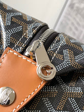 Load image into Gallery viewer, GY034 Boeing Pouch / HIGHEST QUALITY VERSION / 9.4x4.7x5.1inch
