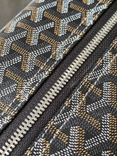 Load image into Gallery viewer, GY034 Boeing Pouch / HIGHEST QUALITY VERSION / 9.4x4.7x5.1inch
