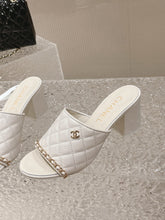 Load image into Gallery viewer, SE1115 CC Sandals / Size4-10
