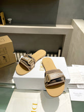 Load image into Gallery viewer, SE1453 Dioramour Dio(r)evolution Slide / Size5-11
