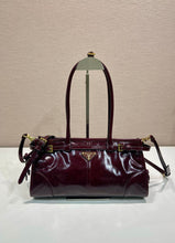 Load image into Gallery viewer, PD416 Prada Bonnie Medium Handbag / HIGHEST QUALITY VERSION / 32 × 15.5 × 12 cm
