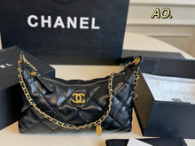 Load image into Gallery viewer, CC1191 Hobo Handbag / 9.4 x 10.2 x 3.7in
