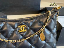 Load image into Gallery viewer, CC1191 Hobo Handbag / 9.4 x 10.2 x 3.7in
