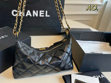 Load image into Gallery viewer, CC1191 Hobo Handbag / 9.4 x 10.2 x 3.7in

