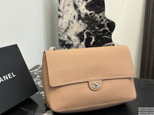 Load image into Gallery viewer, CC1522 Chanel 26S Flap Shoulder Bag / M：32 × 19.5 × 10 cm / L: 38.5 × 26 × 11 cm
