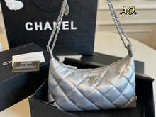 Load image into Gallery viewer, CC1191 Hobo Handbag / 9.4 x 10.2 x 3.7in
