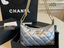 Load image into Gallery viewer, CC1191 Hobo Handbag / 9.4 x 10.2 x 3.7in
