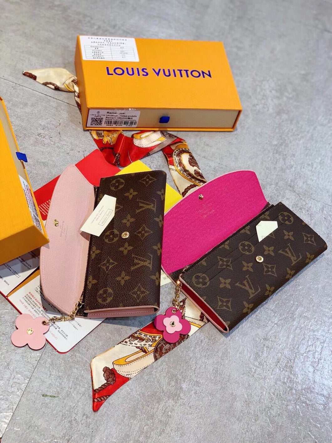 LB1035 LV Long Wallets / 7.4x3.9x0.8inch
