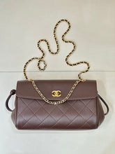 Load image into Gallery viewer, CC1524 Chanel 26A Métiers d’Art Flap Baguette / HIGHEST QUALITY VERSION / 29 × 16 × 9.5 cm

