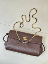 Load image into Gallery viewer, CC1524 Chanel 26A Métiers d’Art Flap Baguette / HIGHEST QUALITY VERSION / 29 × 16 × 9.5 cm

