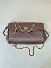 Load image into Gallery viewer, CC1524 Chanel 26A Métiers d’Art Flap Baguette / HIGHEST QUALITY VERSION / 29 × 16 × 9.5 cm
