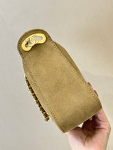Load image into Gallery viewer, CC1526 Chanel 26A Métiers d'Art Hobo Bag / HIGHEST QUALITY VERSIONn / 34 × 22.5 × 6.5 cm
