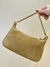 Load image into Gallery viewer, CC1526 Chanel 26A Métiers d'Art Hobo Bag / HIGHEST QUALITY VERSIONn / 34 × 22.5 × 6.5 cm
