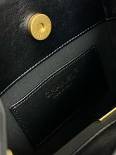 Load image into Gallery viewer, CC1048 Backpack / HIGHEST QUALITY VERSION / 9.6 x 7.1 x 3.1in
