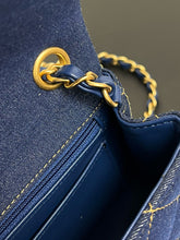 Load image into Gallery viewer, CC1050 Mini Classic Handbag / HIGHEST QUALITY VERSION / 4.7 x 7.9 x 2.4in
