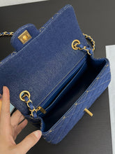 Load image into Gallery viewer, CC1048 Mini Classic Handbag / HIGHEST QUALITY VERSION / 4.7 x 7.9 x 2.4in
