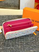 Load image into Gallery viewer, LB1293 Zippy Wallet / 7.7 x 4.1 x 1 inches / HIGHEST QUALITY VERSION
