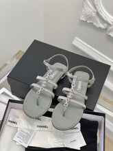 Load image into Gallery viewer, SE1117 CC Sandals / Size5-10
