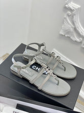 Load image into Gallery viewer, SE1117 CC Sandals / Size5-10
