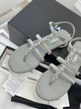 Load image into Gallery viewer, SE1117 CC Sandals / Size5-10
