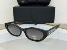 Load image into Gallery viewer, JW891 CC Sunglasses / 54x19x145mm
