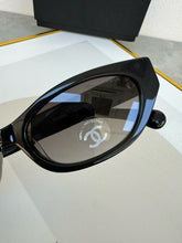Load image into Gallery viewer, JW891 CC Sunglasses / 54x19x145mm
