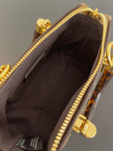 Load image into Gallery viewer, FF328 Fendi By The Way Mini Bag / HIGHEST QUALITY VERSION  / 17.5 × 18 × 8 cm
