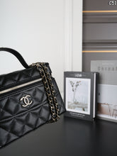 Load image into Gallery viewer, CC1383 Chanel 26C Caviar Vanity Case / 19 x 12 cm
