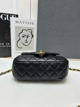 Load image into Gallery viewer, CC1053 Small Flap Bag with Top Handle / 4.3x8x2.1inch
