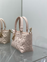 Load image into Gallery viewer, DR674 Dior Toujours Small Bag / HIGHEST QUALITY VERSION  / 23 × 15.5 × 12 cm
