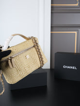 Load image into Gallery viewer, CC1384 Chanel 26P Raffia Vanity Case / 19 x 12 cm
