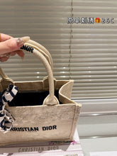 Load image into Gallery viewer, DR559 Book Tote Medium/Large
