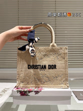 Load image into Gallery viewer, DR559 Book Tote Medium/Large
