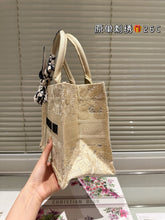 Load image into Gallery viewer, DR559 Book Tote Medium/Large
